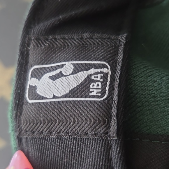 Milwaukee Bucks Hat - Picture 6 of 7